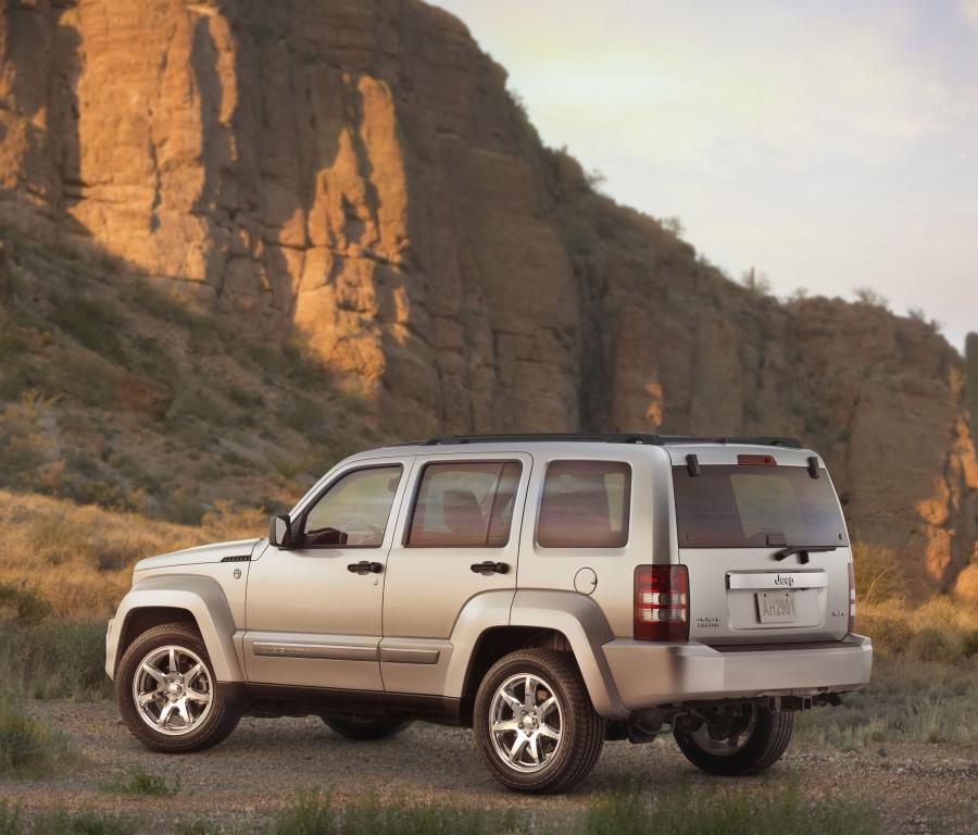  Jeep Liberty 2008 года  (фото 27 из 98)
